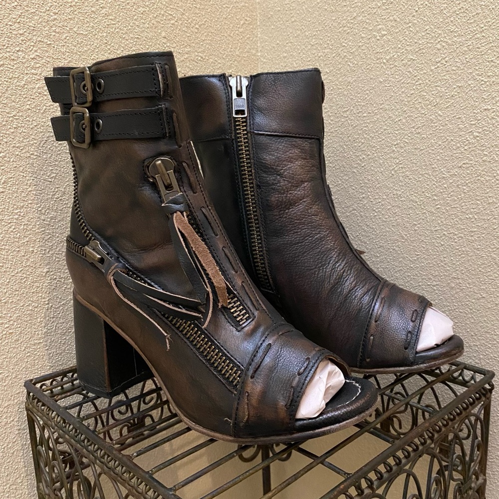 New Freebird Zombi  Sz 10